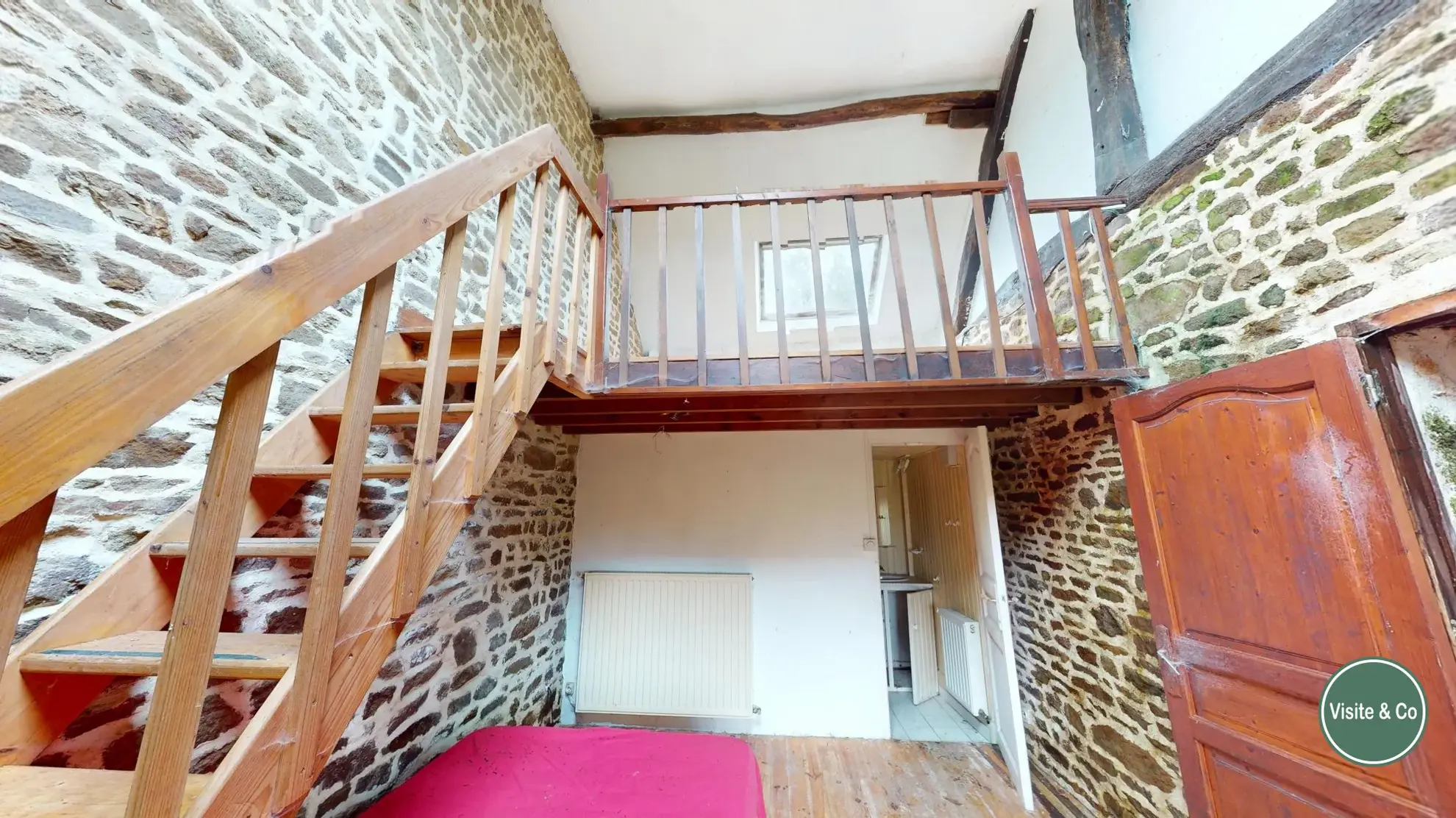 Maison à rénover à Putanges-le-Lac, cadre naturel privilégié avec terrain de 1177 m² 