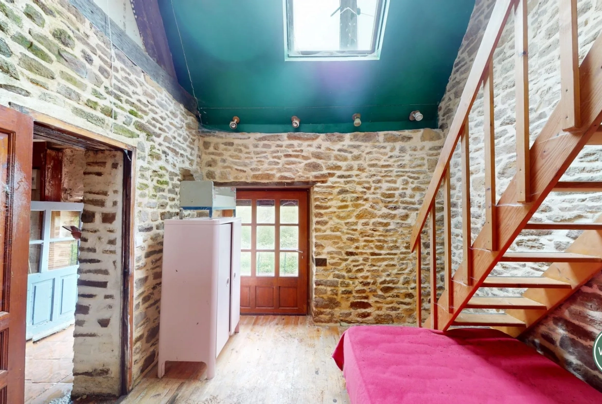 Maison à rénover à Putanges-le-Lac, cadre naturel privilégié avec terrain de 1177 m² 