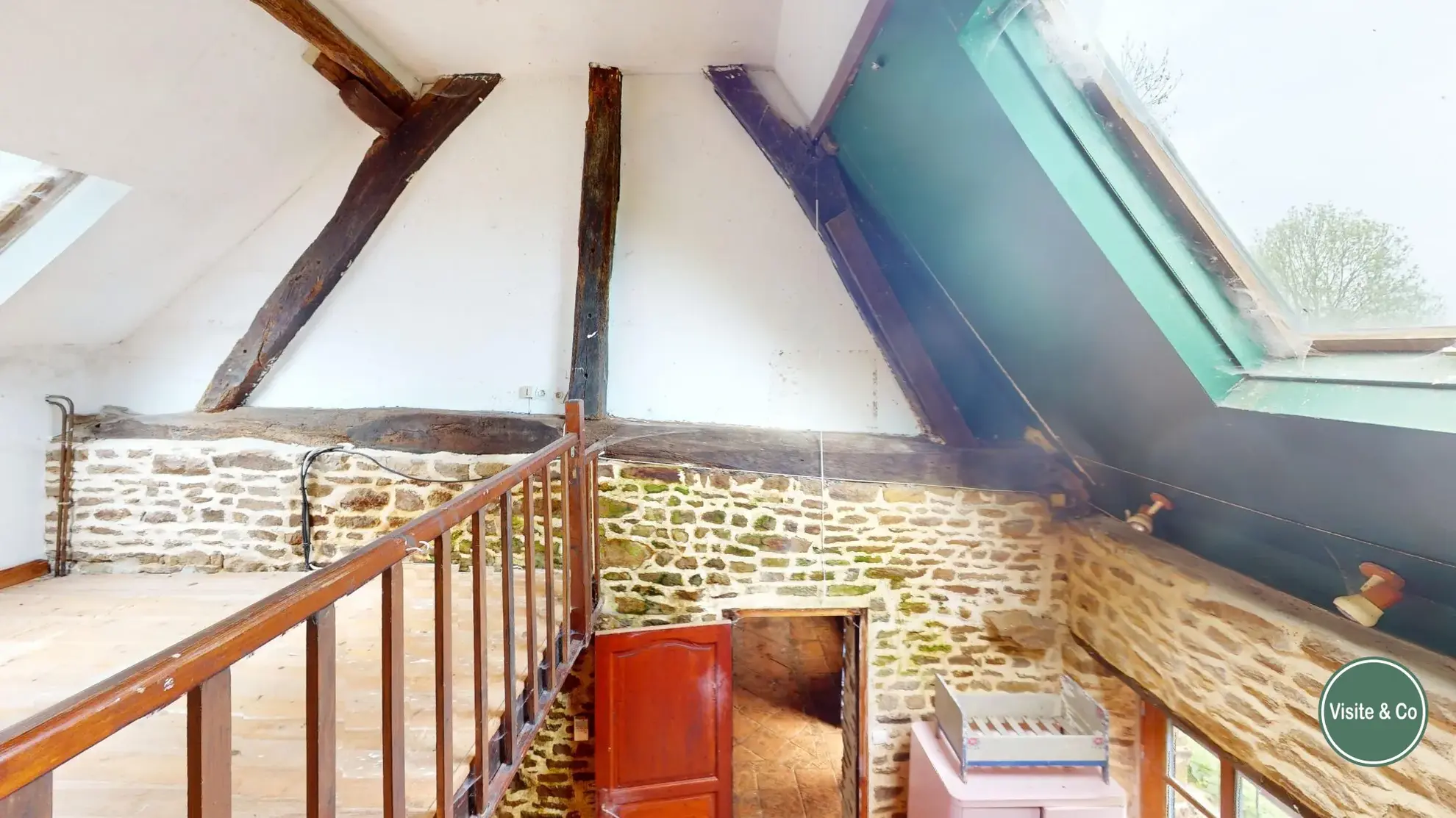 Maison à rénover à Putanges-le-Lac, cadre naturel privilégié avec terrain de 1177 m² 