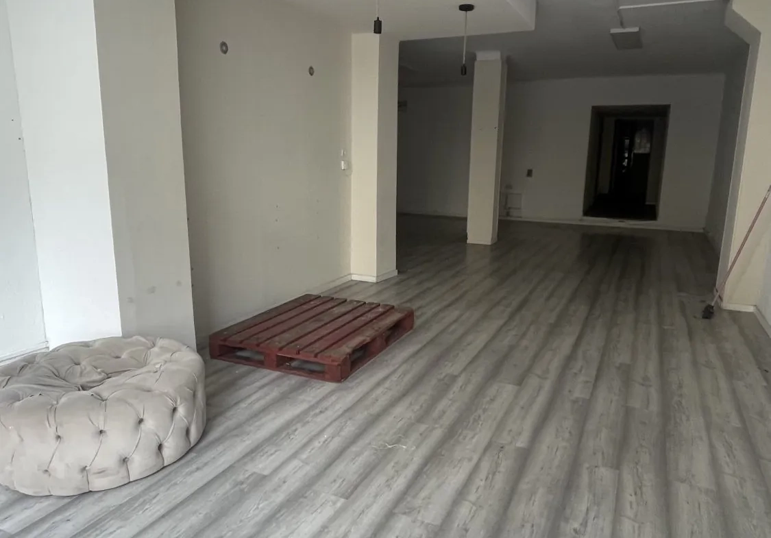 Mur commercial à vendre à Perpignan - Idéal tous commerces 