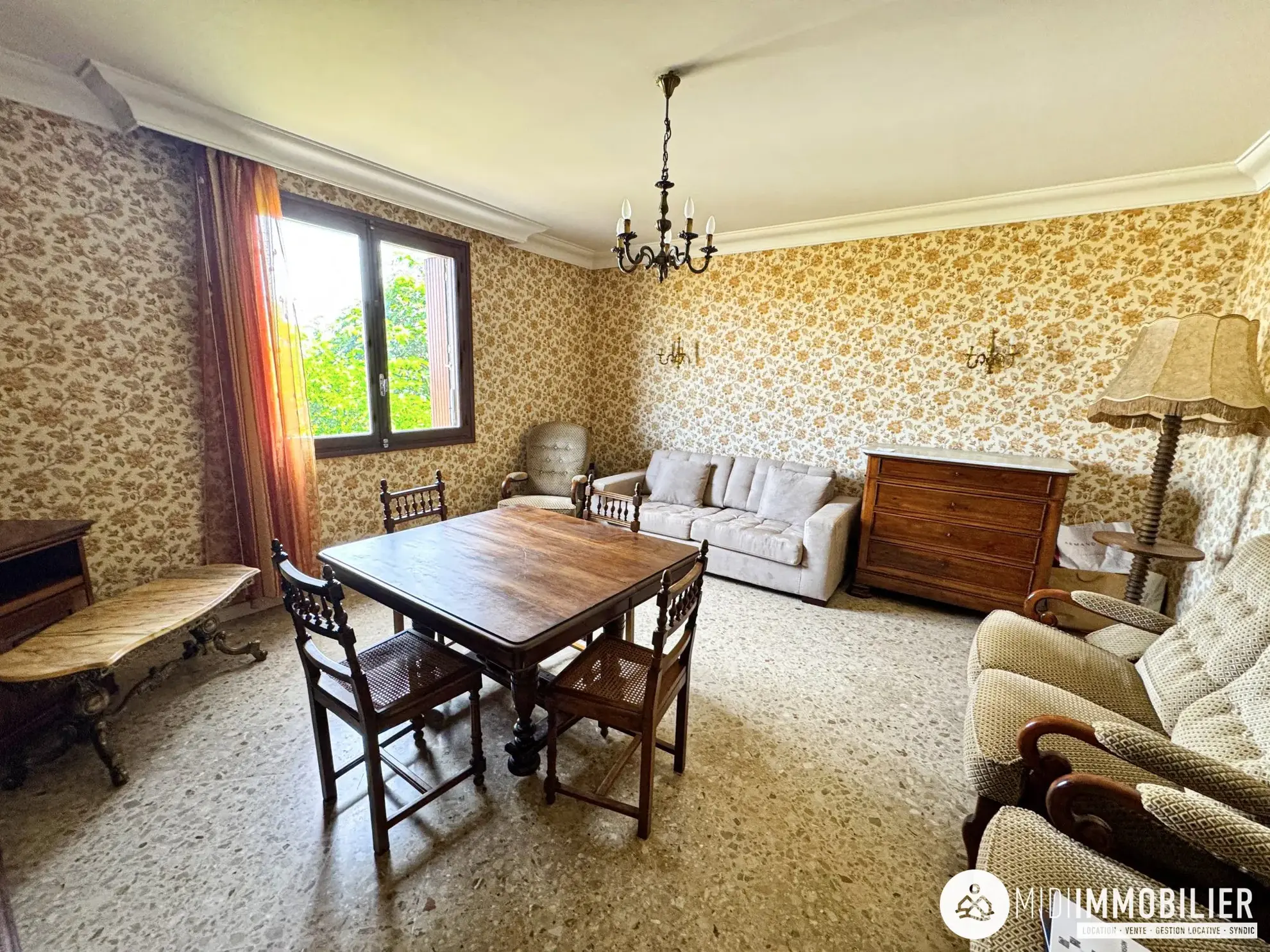 Acheter une grande maison divisée avec vue dégagée à Albi - Opportunité d'investissement 