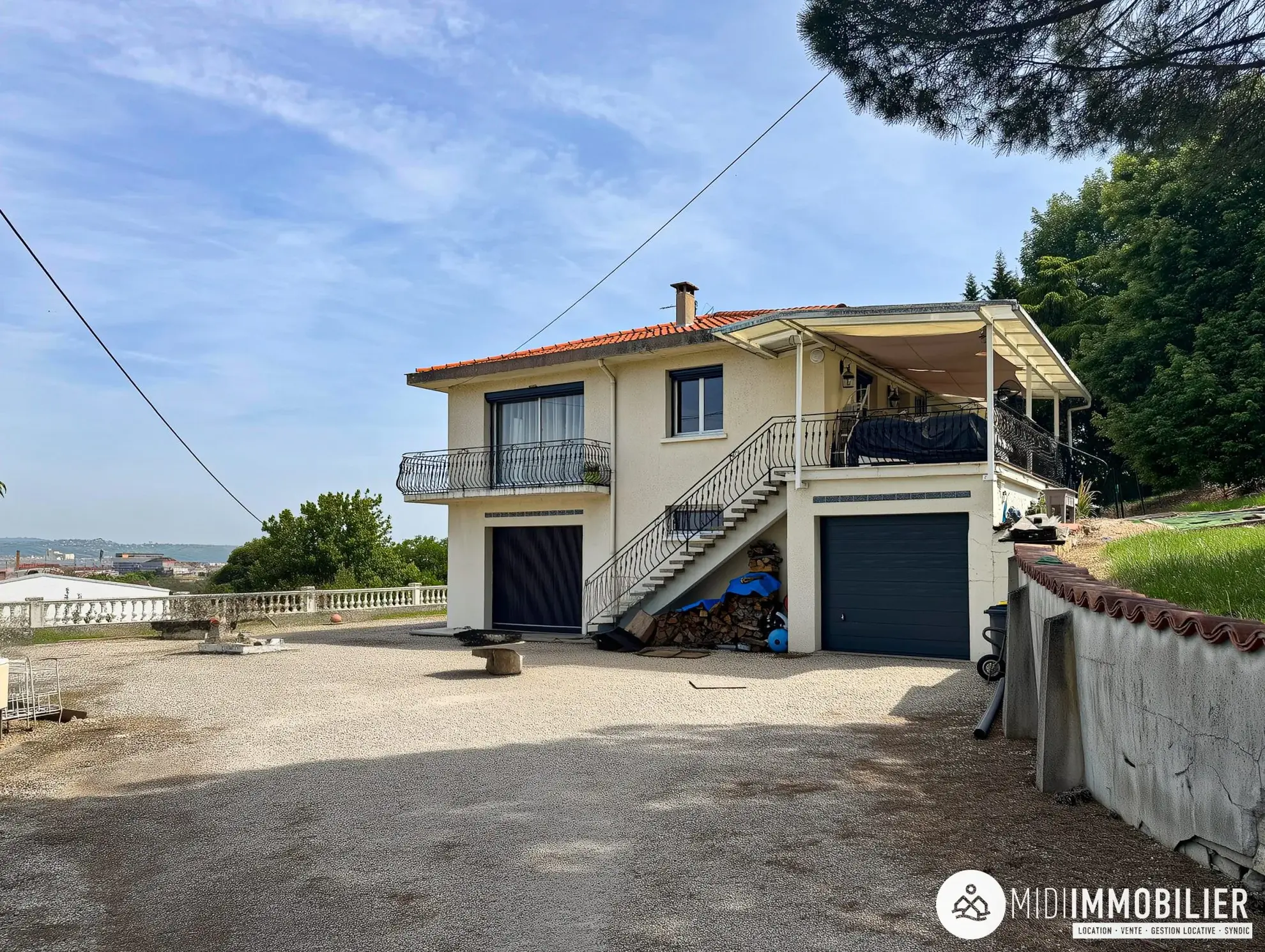 Acheter une grande maison divisée avec vue dégagée à Albi - Opportunité d'investissement 