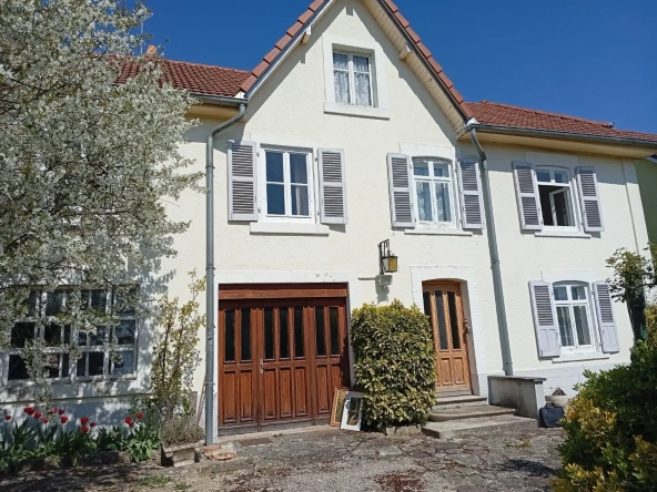 Maison à vendre à Bourogne - 117 m² à rénover avec dépendances