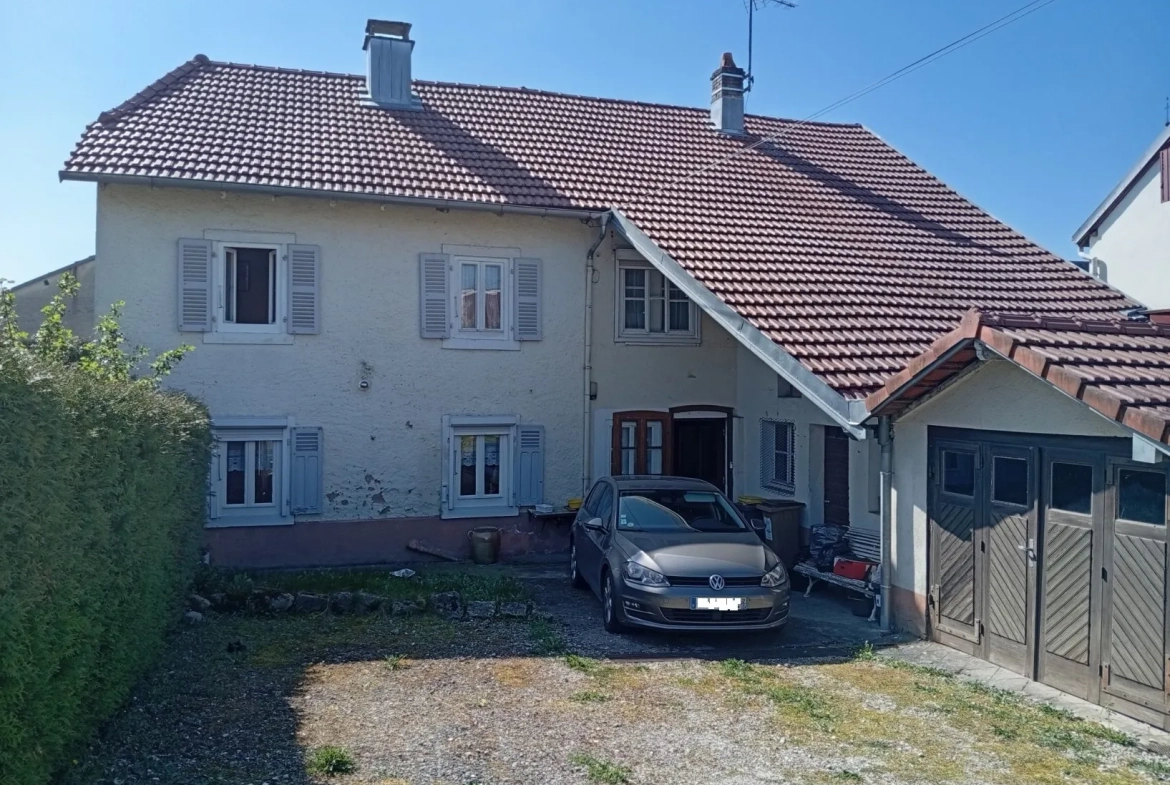 Maison à vendre à Bourogne - 117 m² à rénover avec dépendances 