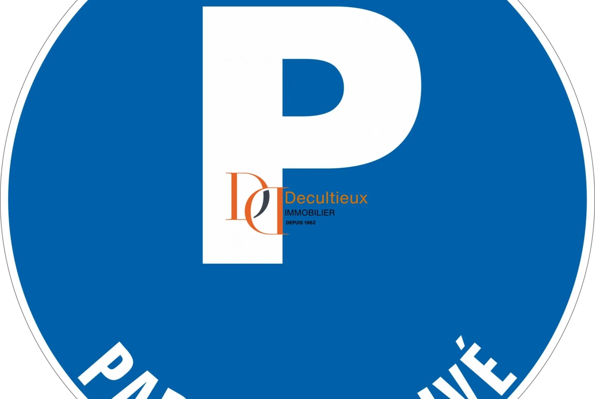 Garage fermé de 13 m² à vendre à Villeurbanne, proximité Charpennes et parc de l'Europe 