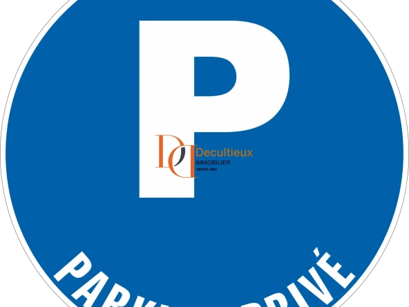 Garage fermé de 13 m² à vendre à Villeurbanne, proximité Charpennes et parc de l'Europe