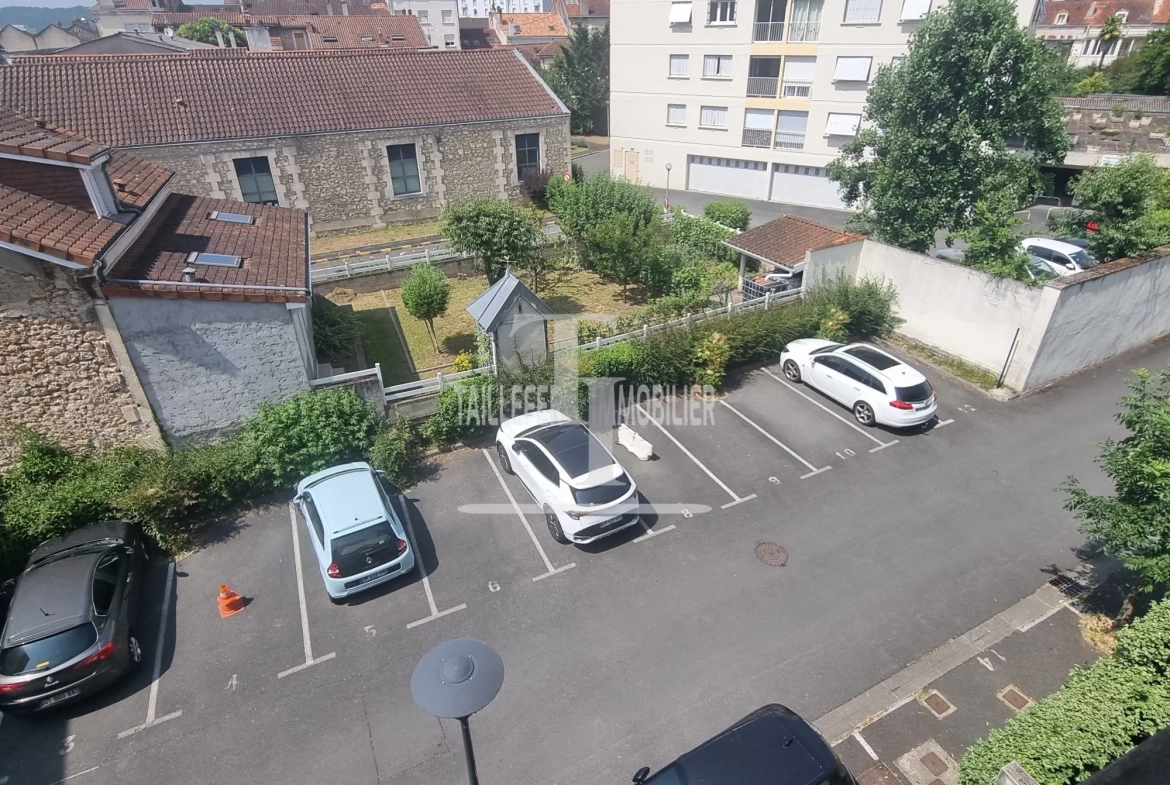 Appartement T2 de 35,88 m² à Périgueux avec balcon, ascenseur, stationnement 