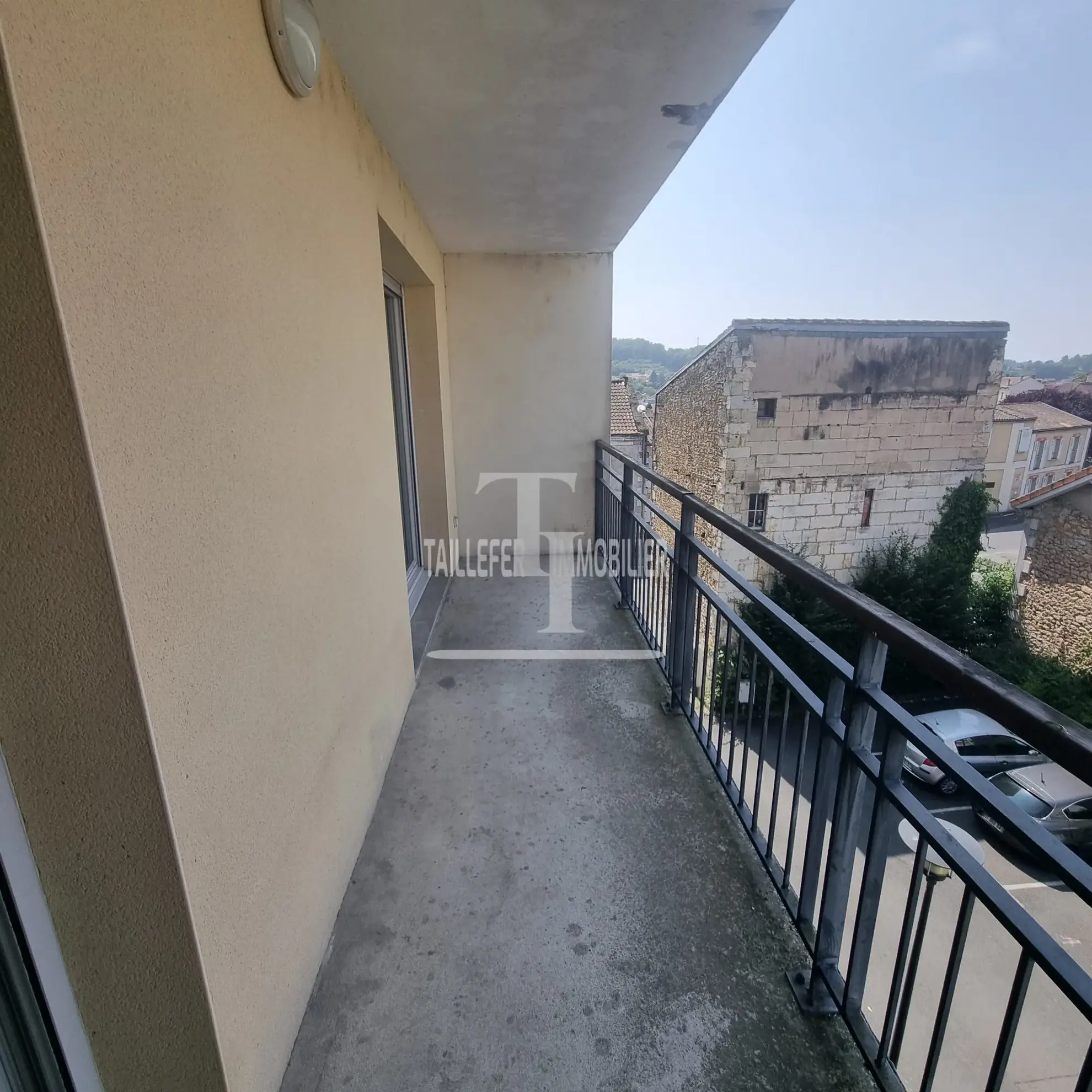 Appartement T2 de 35,88 m² à Périgueux avec balcon, ascenseur, stationnement 