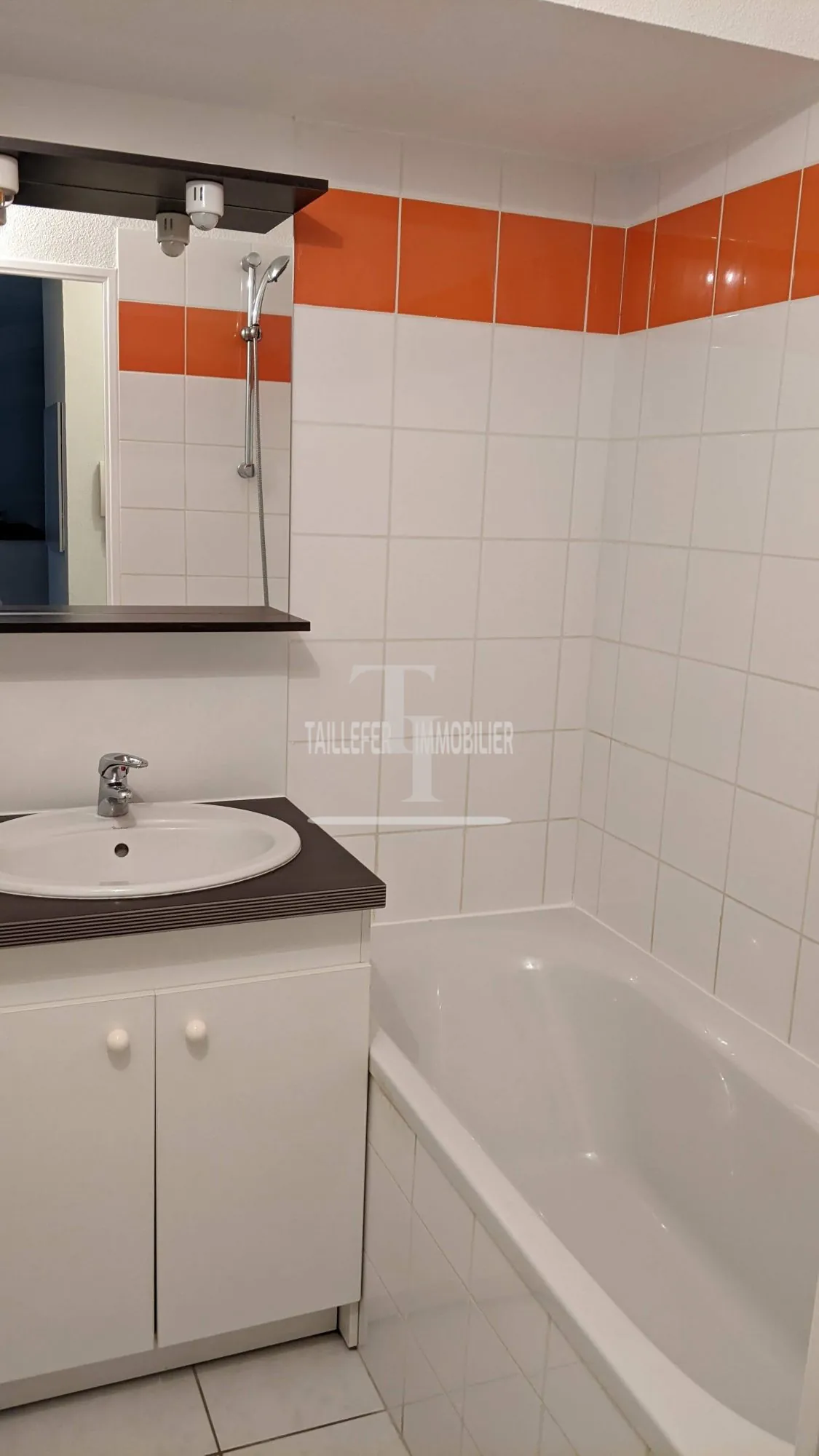 Appartement T2 de 35,88 m² à Périgueux avec balcon, ascenseur, stationnement 