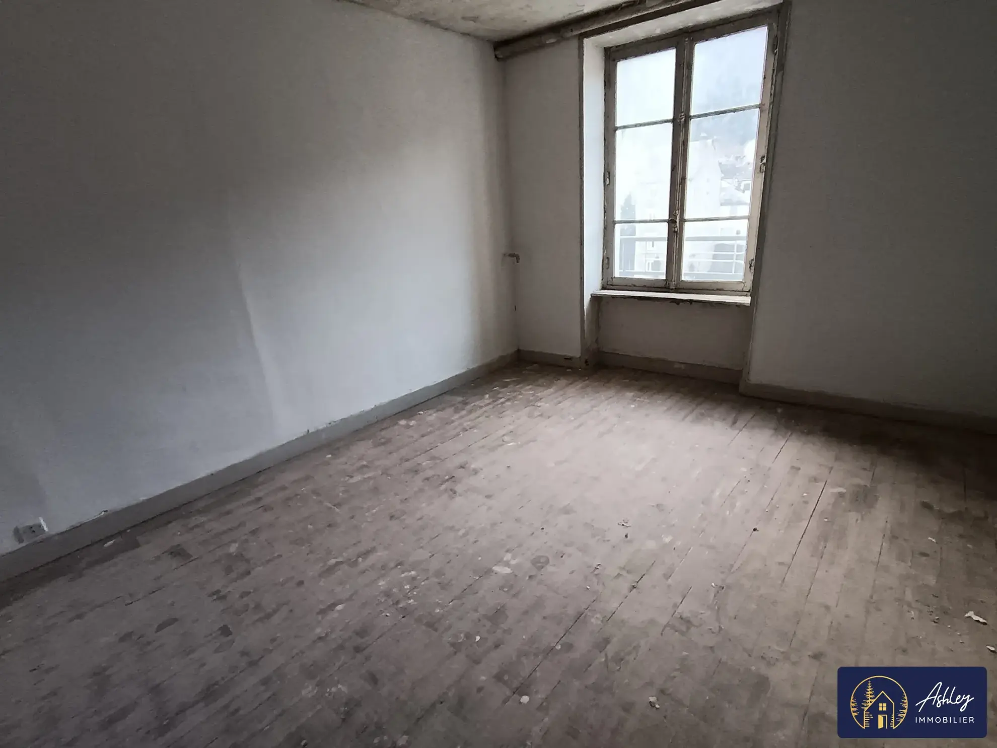 Immeuble à rénover avec fort potentiel à Bort-les-Orgues 