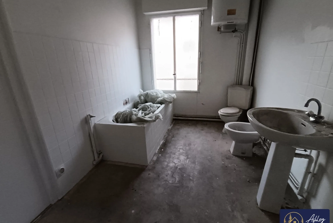 Immeuble à rénover avec fort potentiel à Bort-les-Orgues 