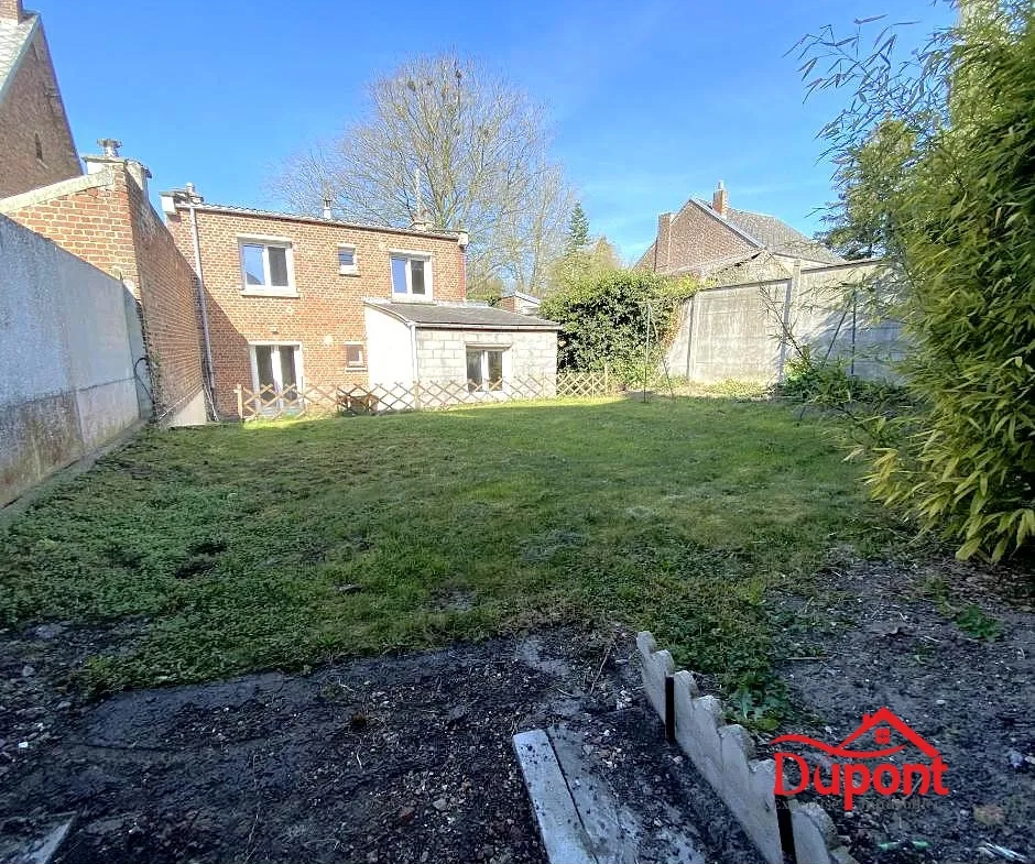 Maison semi-individuelle 3 chambres avec garage au Cateau-en-Cambrésis 