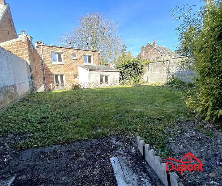 Maison semi-individuelle 3 chambres avec garage au Cateau-en-Cambrésis 