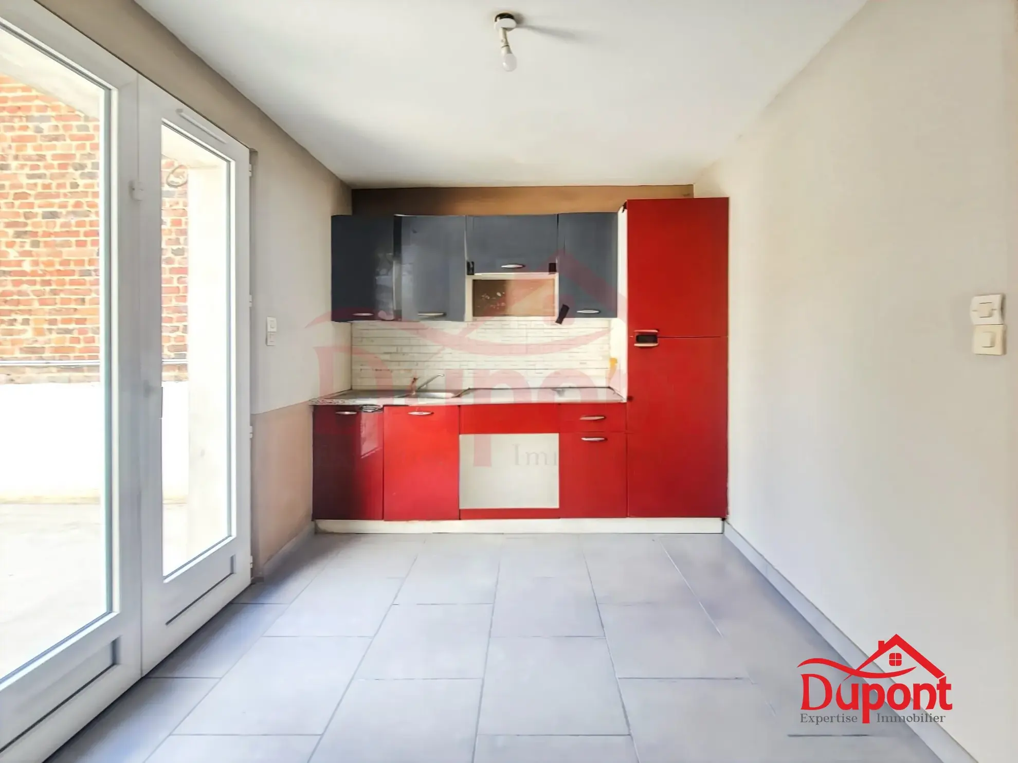 Maison semi-individuelle 3 chambres avec garage au Cateau-en-Cambrésis 