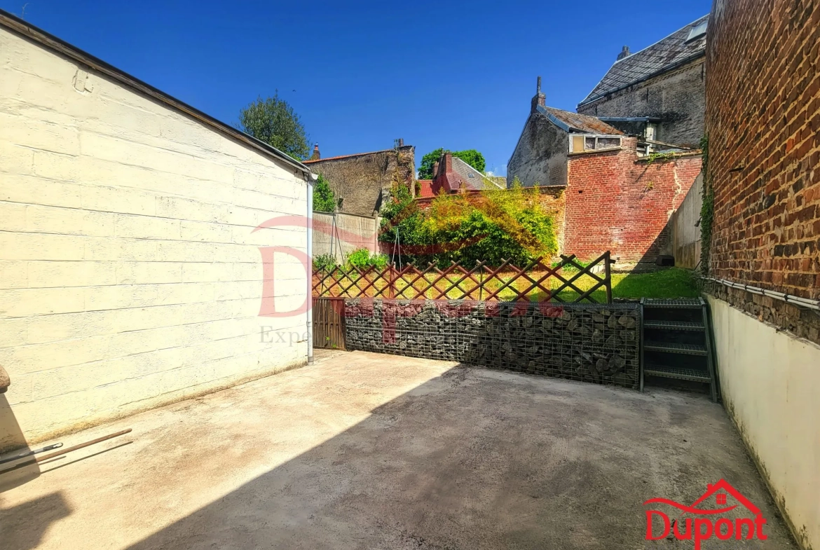 Maison semi-individuelle 3 chambres avec garage au Cateau-en-Cambrésis 