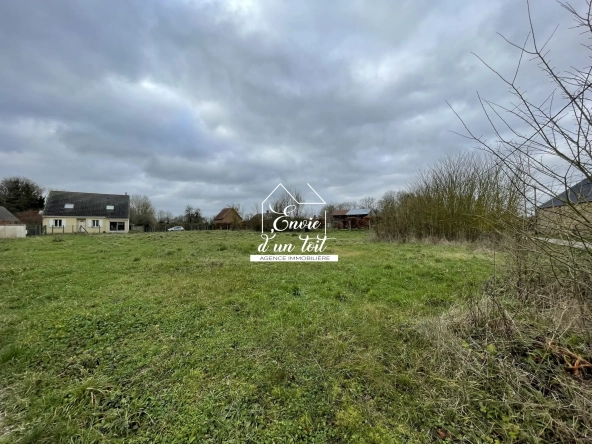 Terrain constructible de 850 m² à Venon, calme et hors lotissement