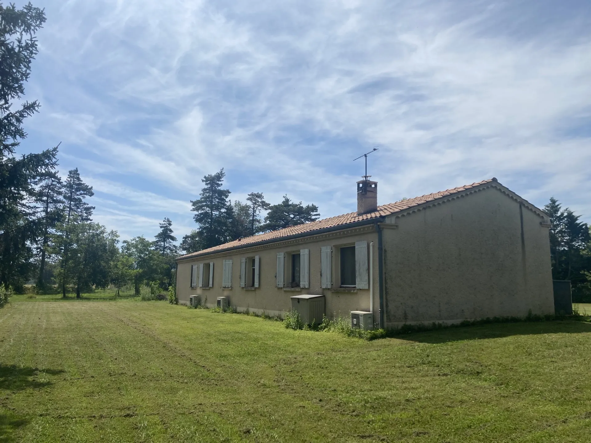 Maison à rafraîchir avec 2 logements à Labruguière (81290) - Grande parcelle 