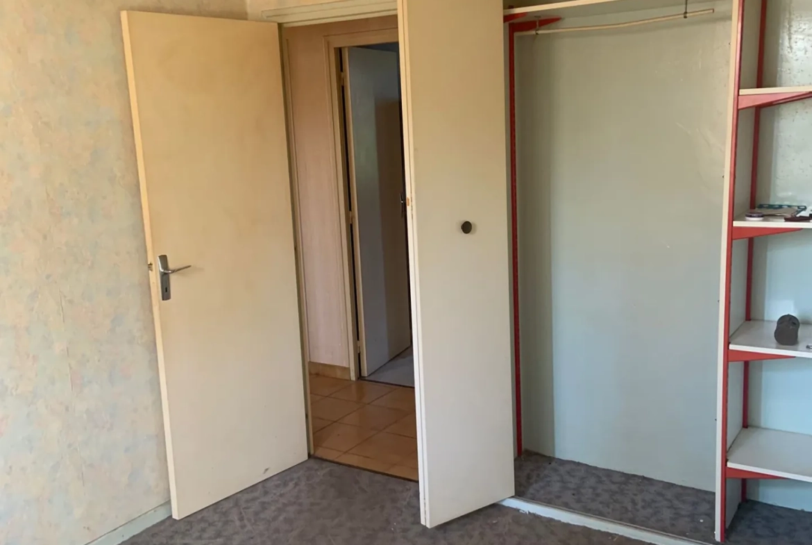 Maison à rafraîchir avec 2 logements à Labruguière (81290) - Grande parcelle 
