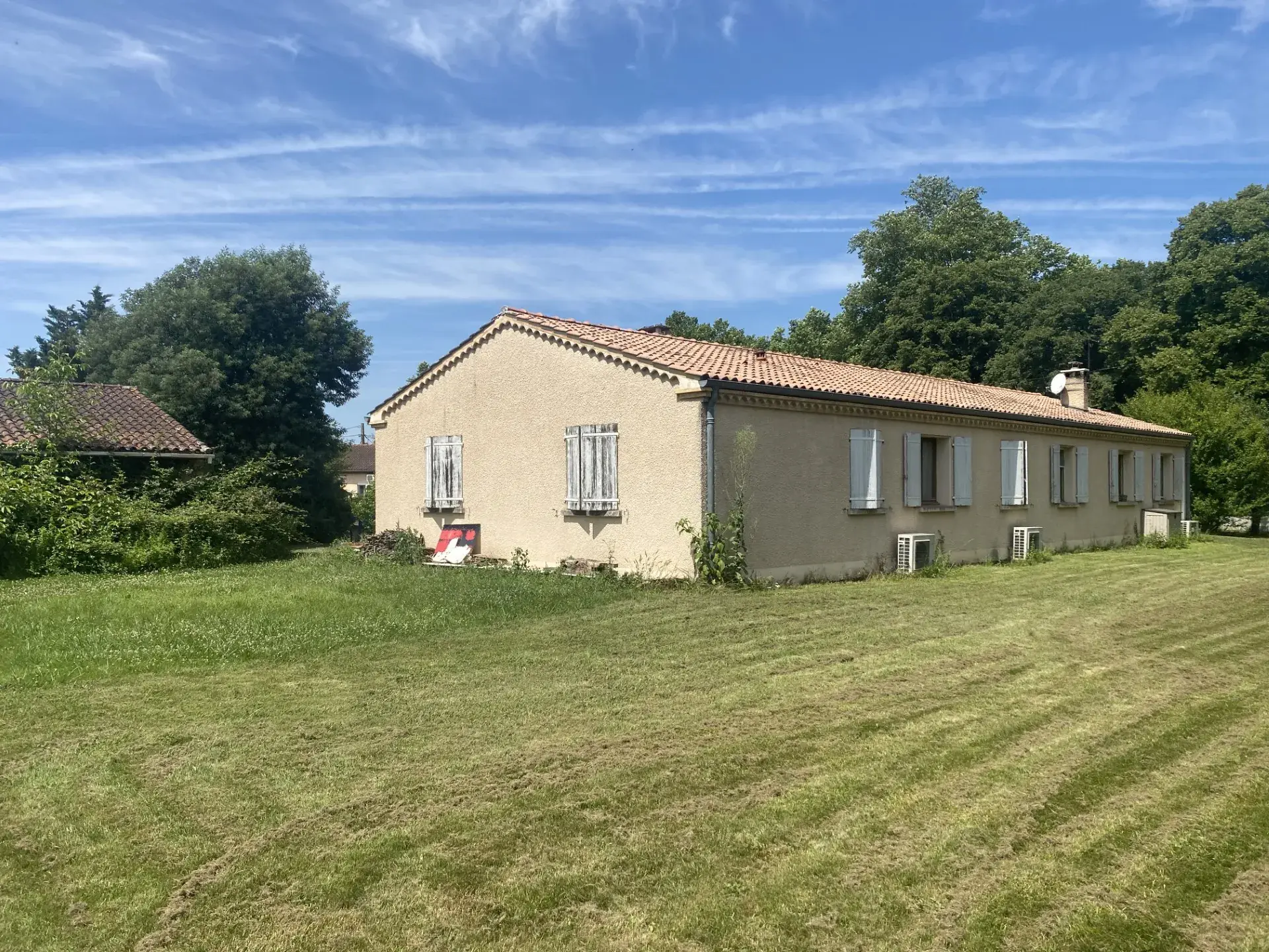 Maison à rafraîchir avec 2 logements à Labruguière (81290) - Grande parcelle 