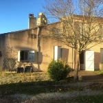 Maison en pierres à rénover avec garage proche des commodités à La Sauve