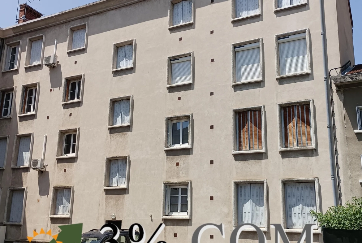 Appartement T3 de 64m² avec parking et caves en centre-ville de Bourg-de-Péage 
