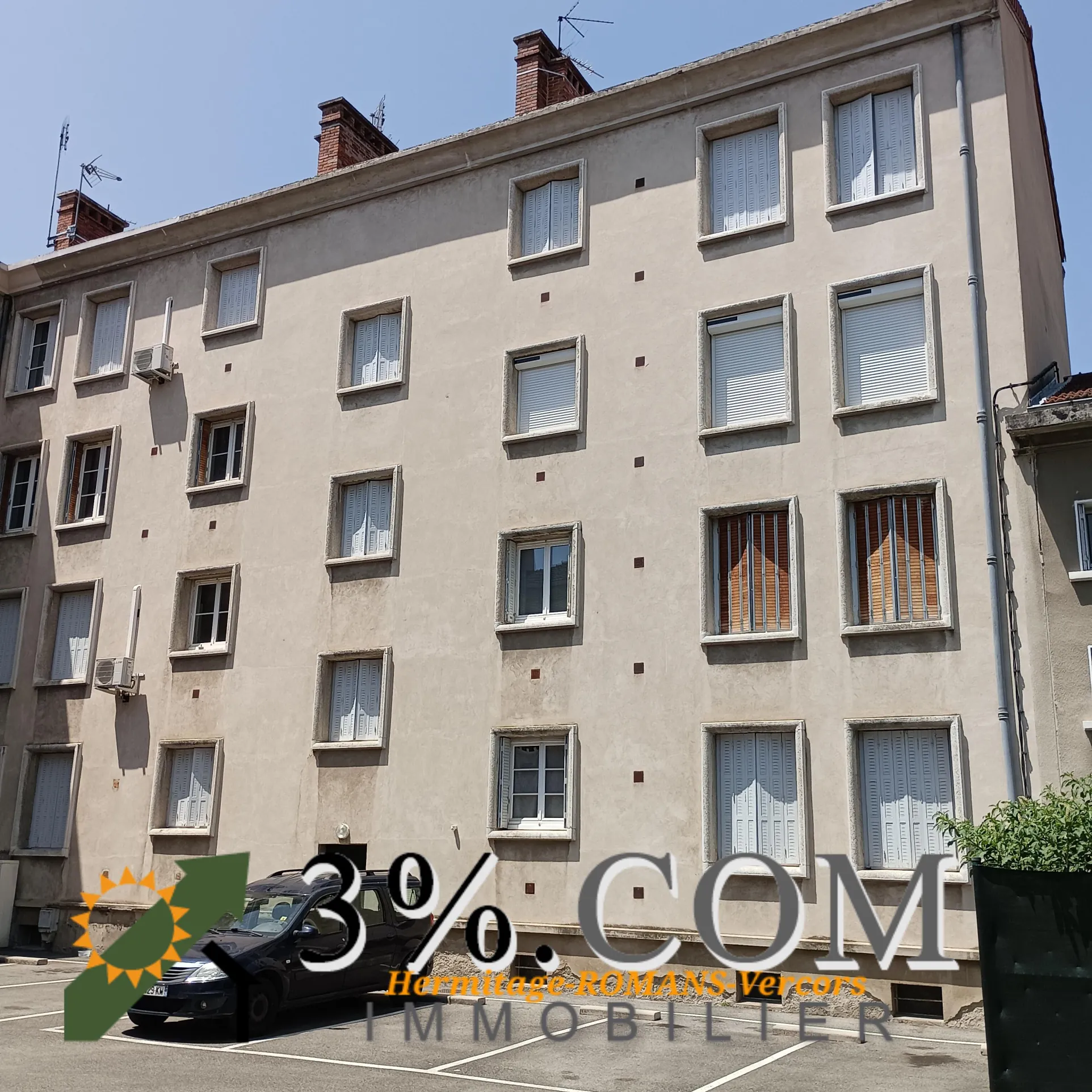 Appartement T3 de 64m² avec parking et caves en centre-ville de Bourg-de-Péage 