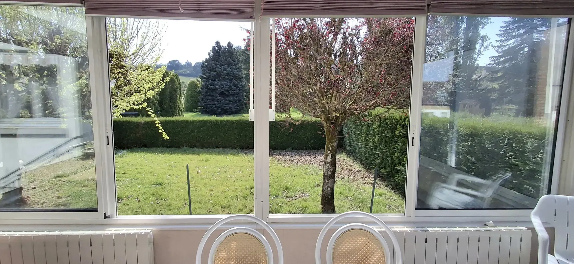 Maison ancienne à Fleury-la-Vallée avec grand terrain, garage et potentiel d'agrandissement 