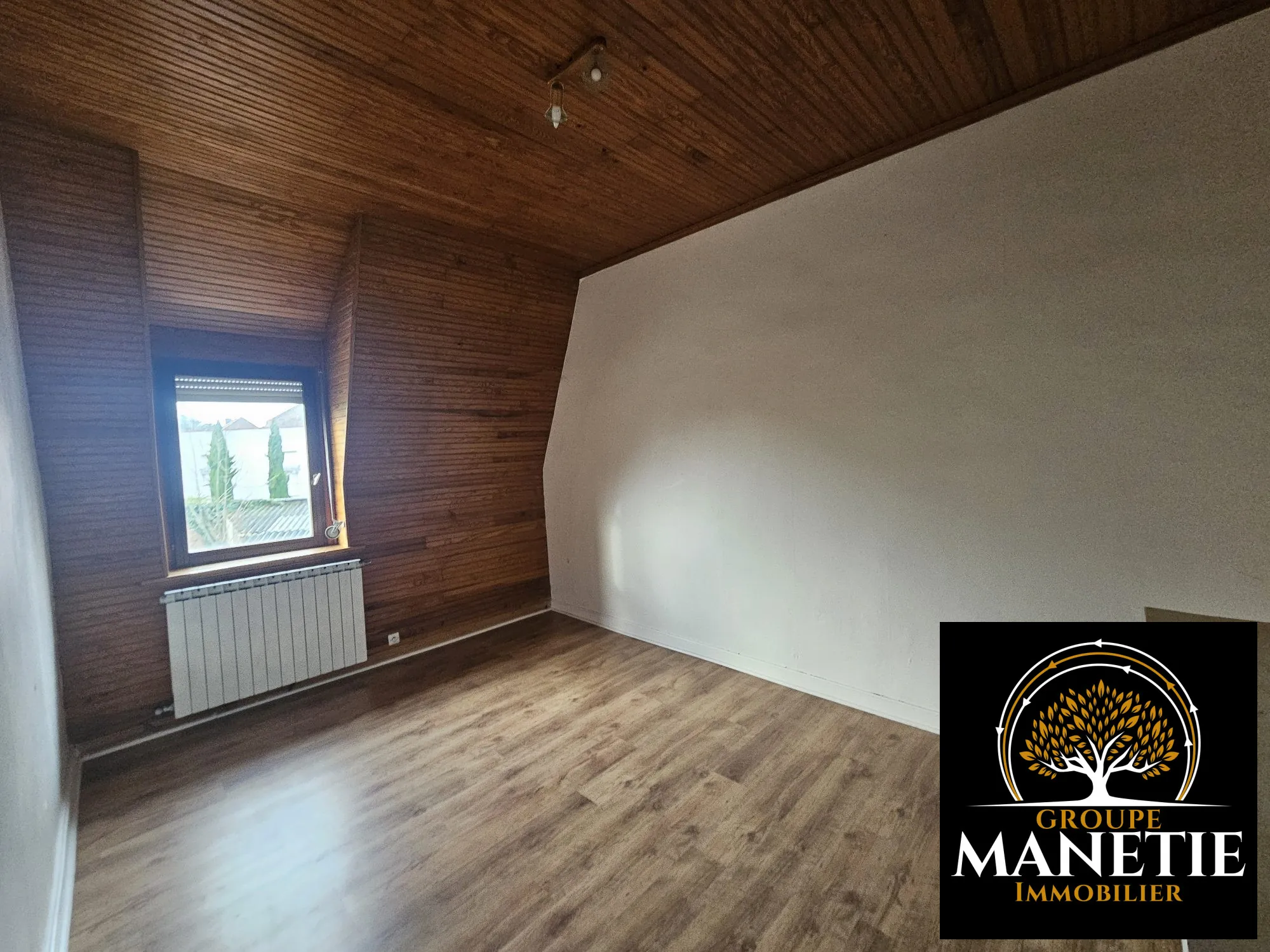 Maison à rénover à Douai avec jardin et garage - Secteur calme 