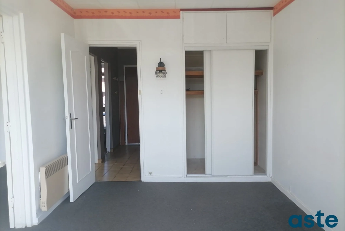 Appartement traversant T4 avec balcons, ascenseur et parking à Brest Saint-Michel 