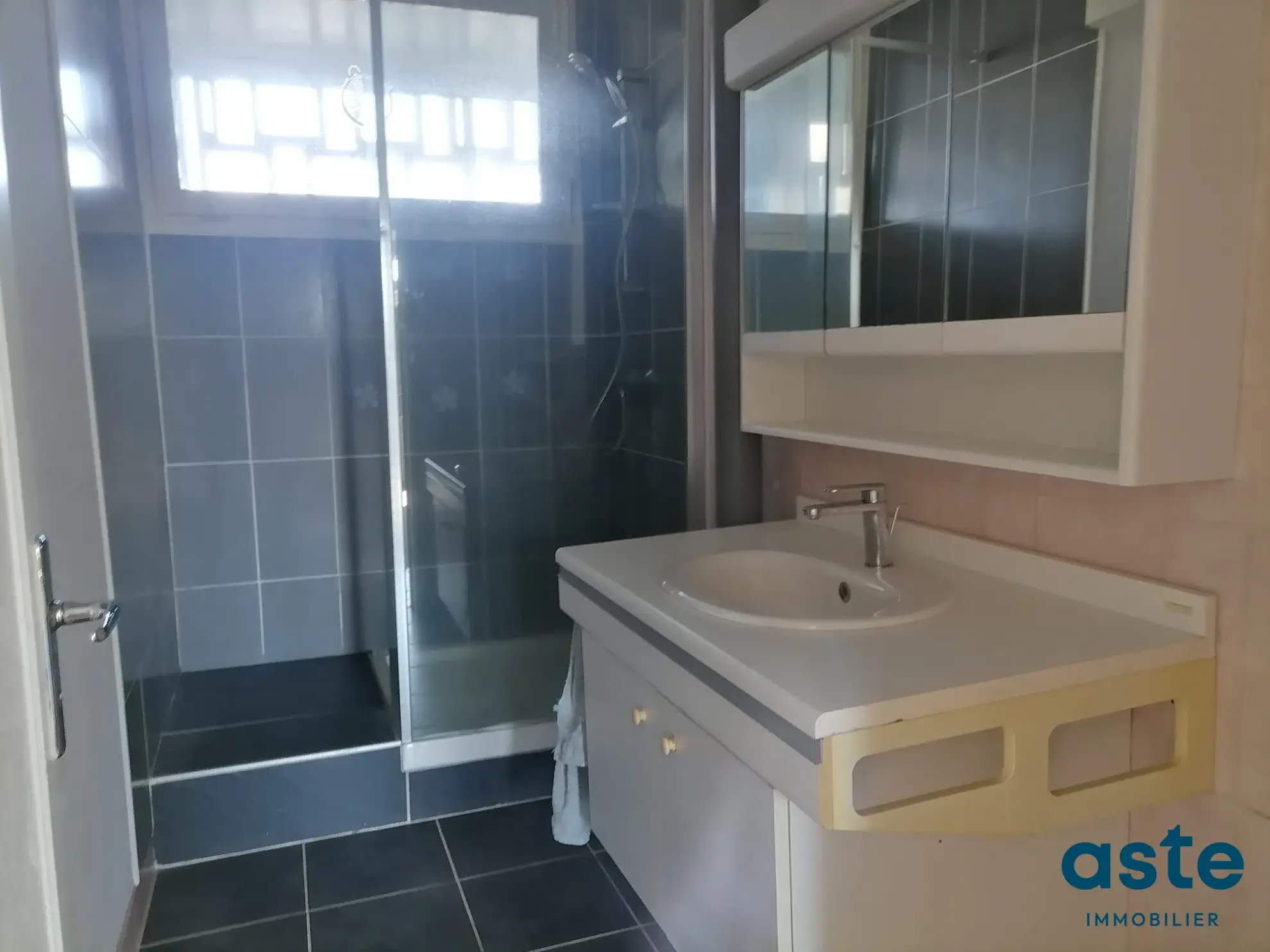 Appartement traversant T4 avec balcons, ascenseur et parking à Brest Saint-Michel 