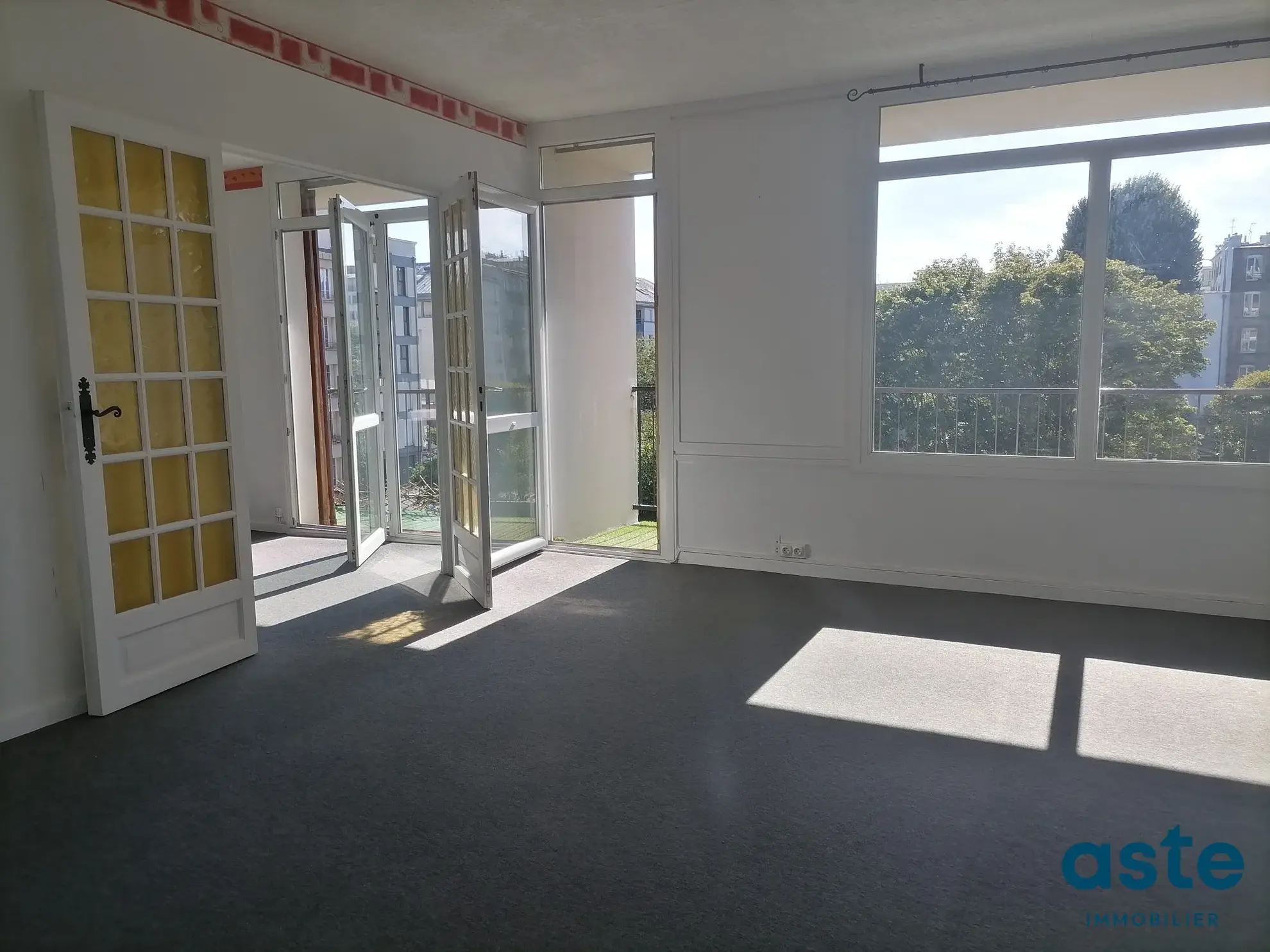 Appartement traversant T4 avec balcons, ascenseur et parking à Brest Saint-Michel 