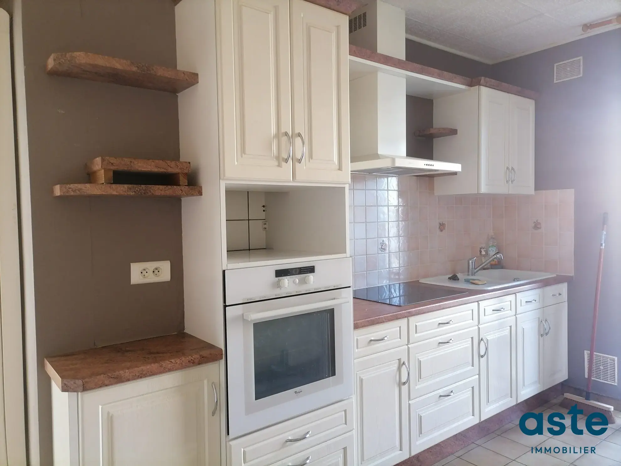 Appartement traversant T4 avec balcons, ascenseur et parking à Brest Saint-Michel 