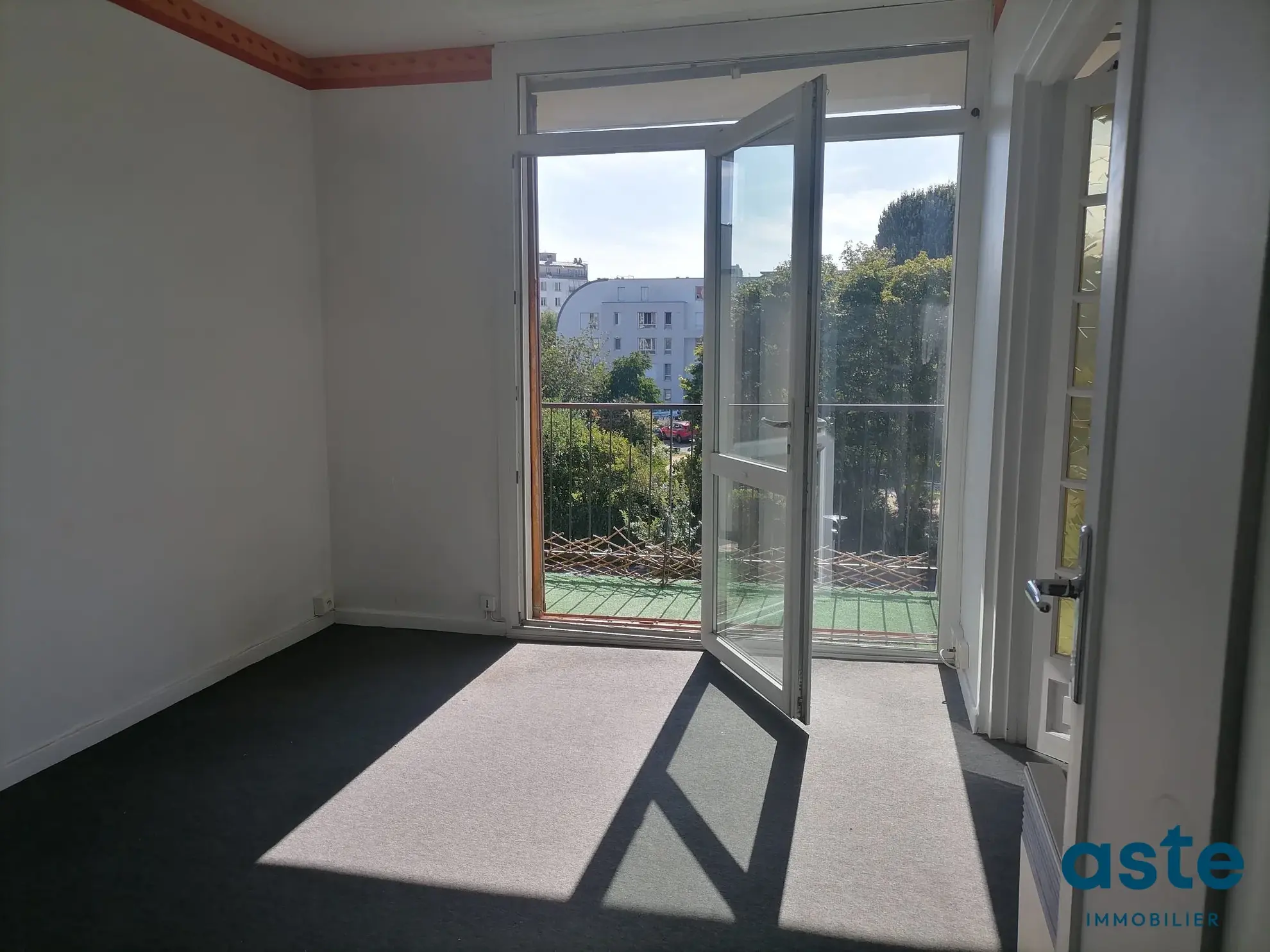 Appartement traversant T4 avec balcons, ascenseur et parking à Brest Saint-Michel 