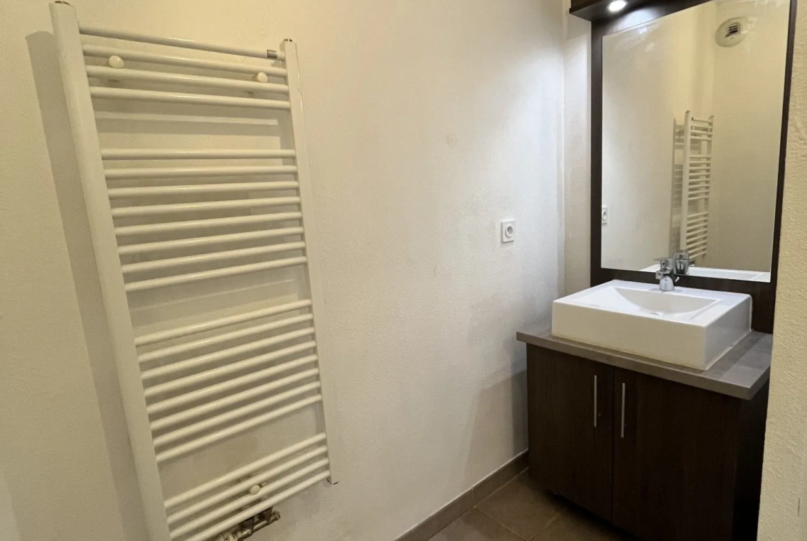 Appartement T2 lumineux de 42,11 m² avec balcon à Bassens 