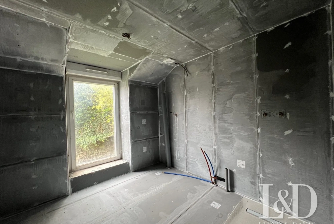 Maison en pierre à Villers-Cotterêts, rénovation à prévoir, terrain clos 150 m² 