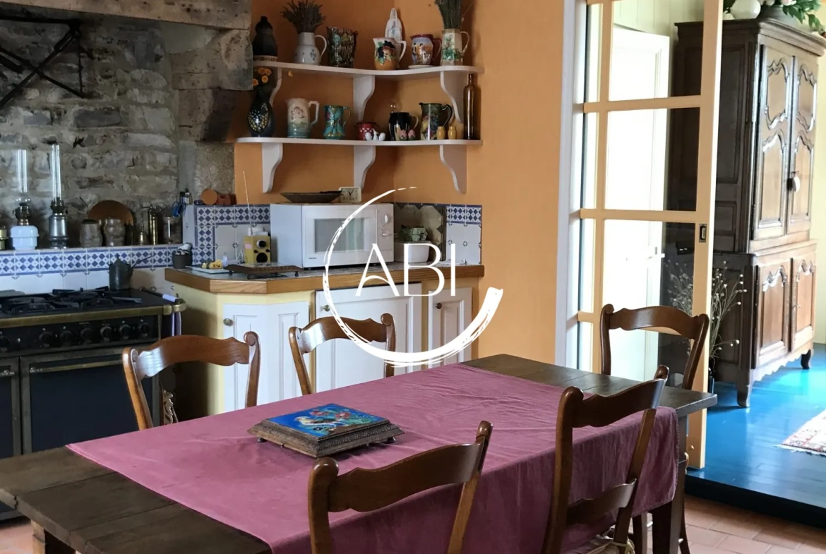 Belle maison de maître rénovée du XVIIème siècle à La Ferrière-aux-Étangs de 147 m² 