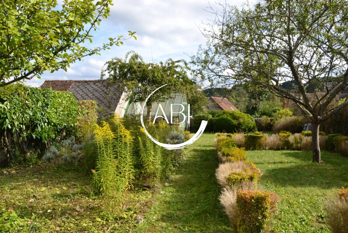 Belle maison de maître rénovée du XVIIème siècle à La Ferrière-aux-Étangs de 147 m² 