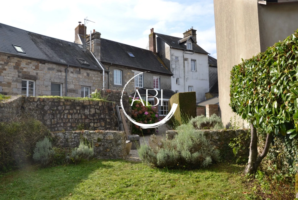 Belle maison de maître rénovée du XVIIème siècle à La Ferrière-aux-Étangs de 147 m² 