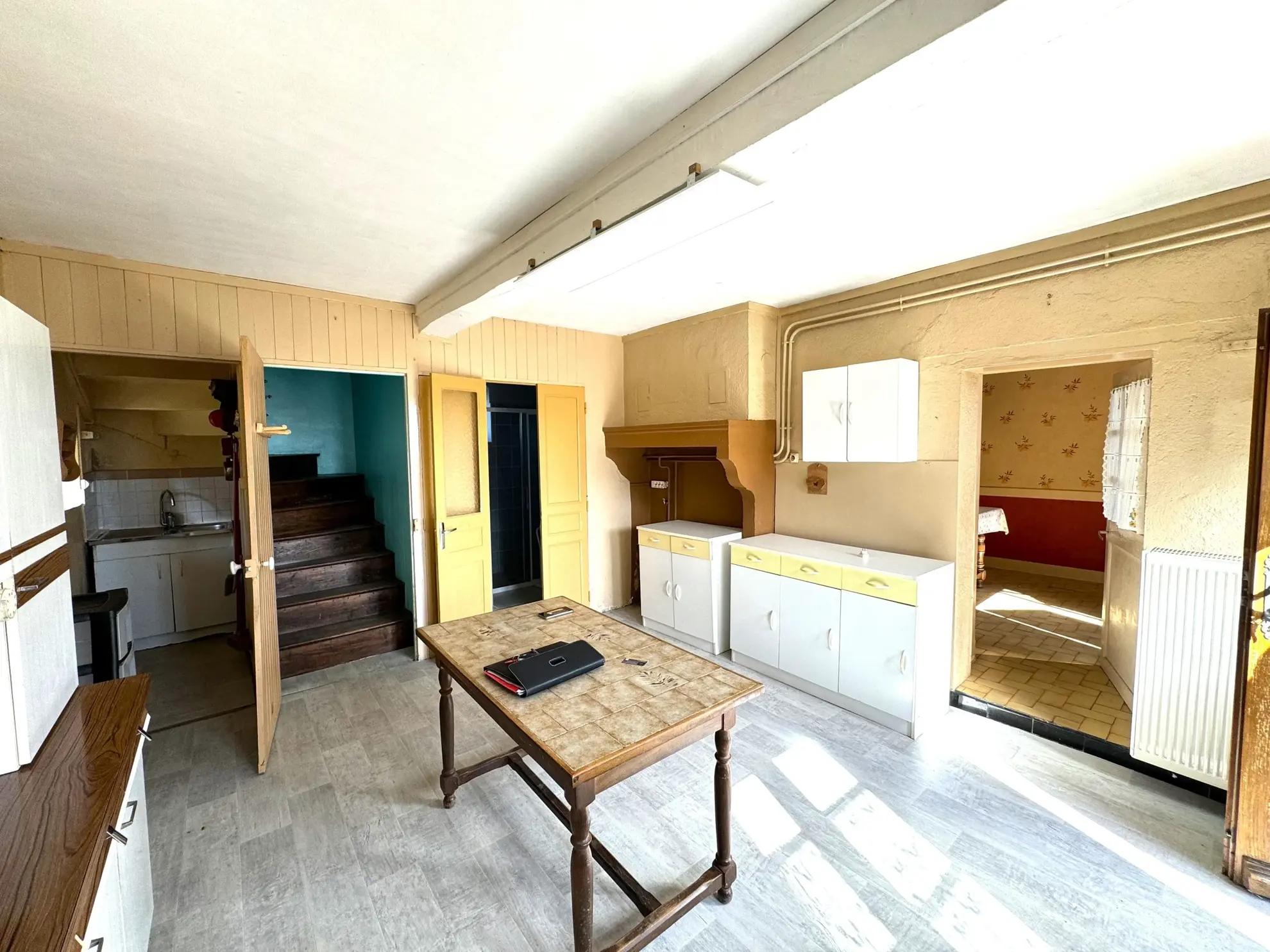 Maison à vendre de 95 m² au centre de Montceaux-l'Étoile - À rénover 
