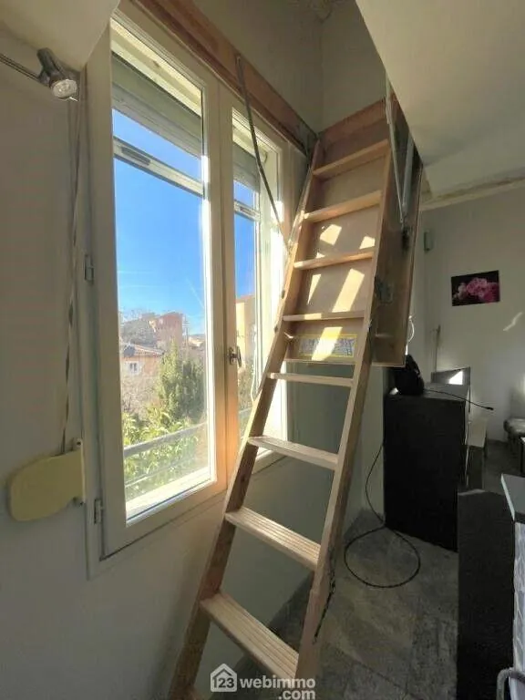 Charmant appartement de 38m² en centre historique de Draguignan avec mezzanine et parking 