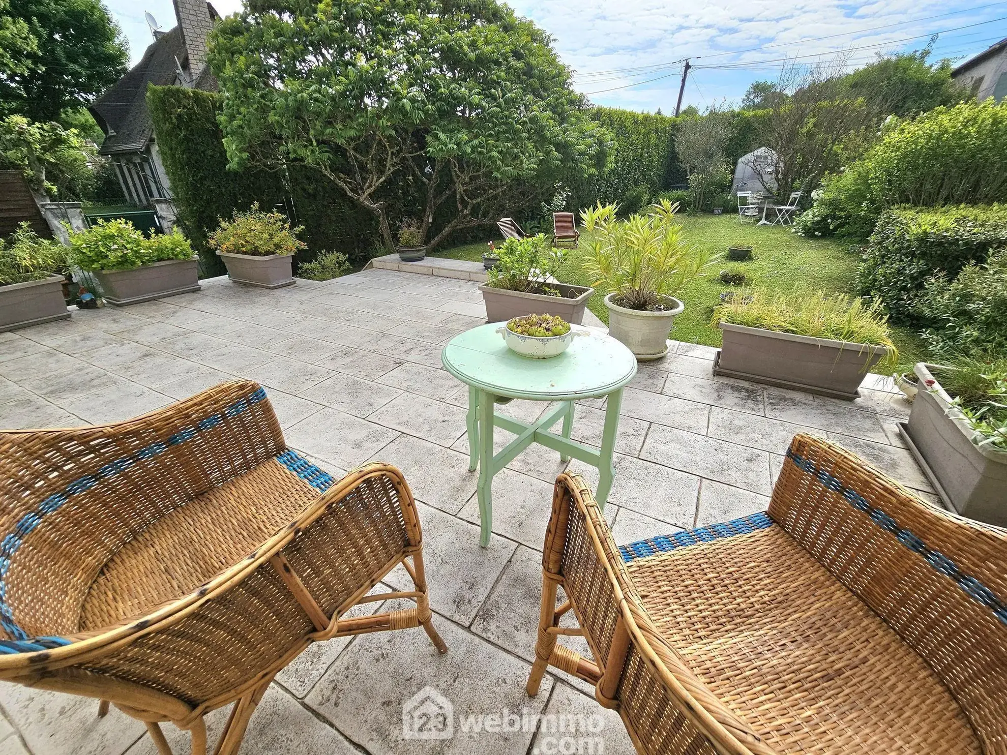 Charmante maison de village de 97 m² avec terrasse à Saint-Pierre-lès-Nemours 