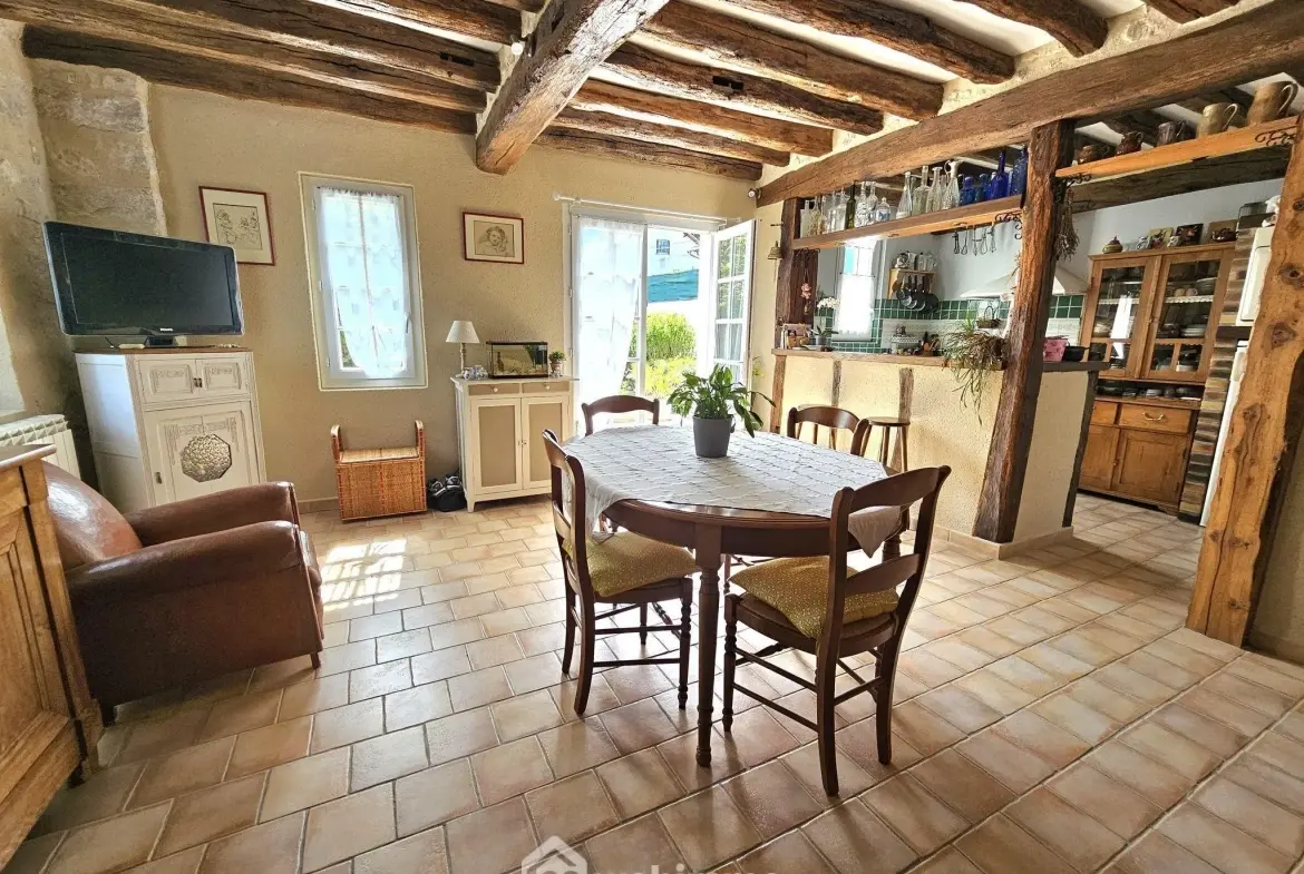 Charmante maison de village de 97 m² avec terrasse à Saint-Pierre-lès-Nemours 