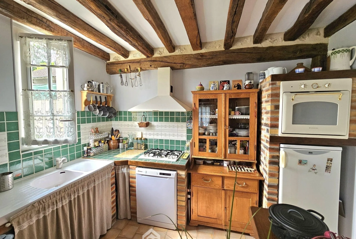 Charmante maison de village de 97 m² avec terrasse à Saint-Pierre-lès-Nemours 
