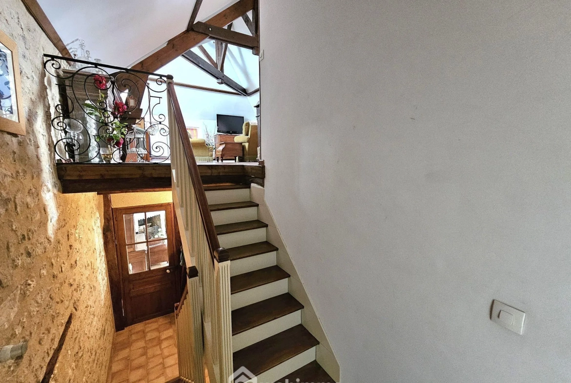 Charmante maison de village de 97 m² avec terrasse à Saint-Pierre-lès-Nemours 