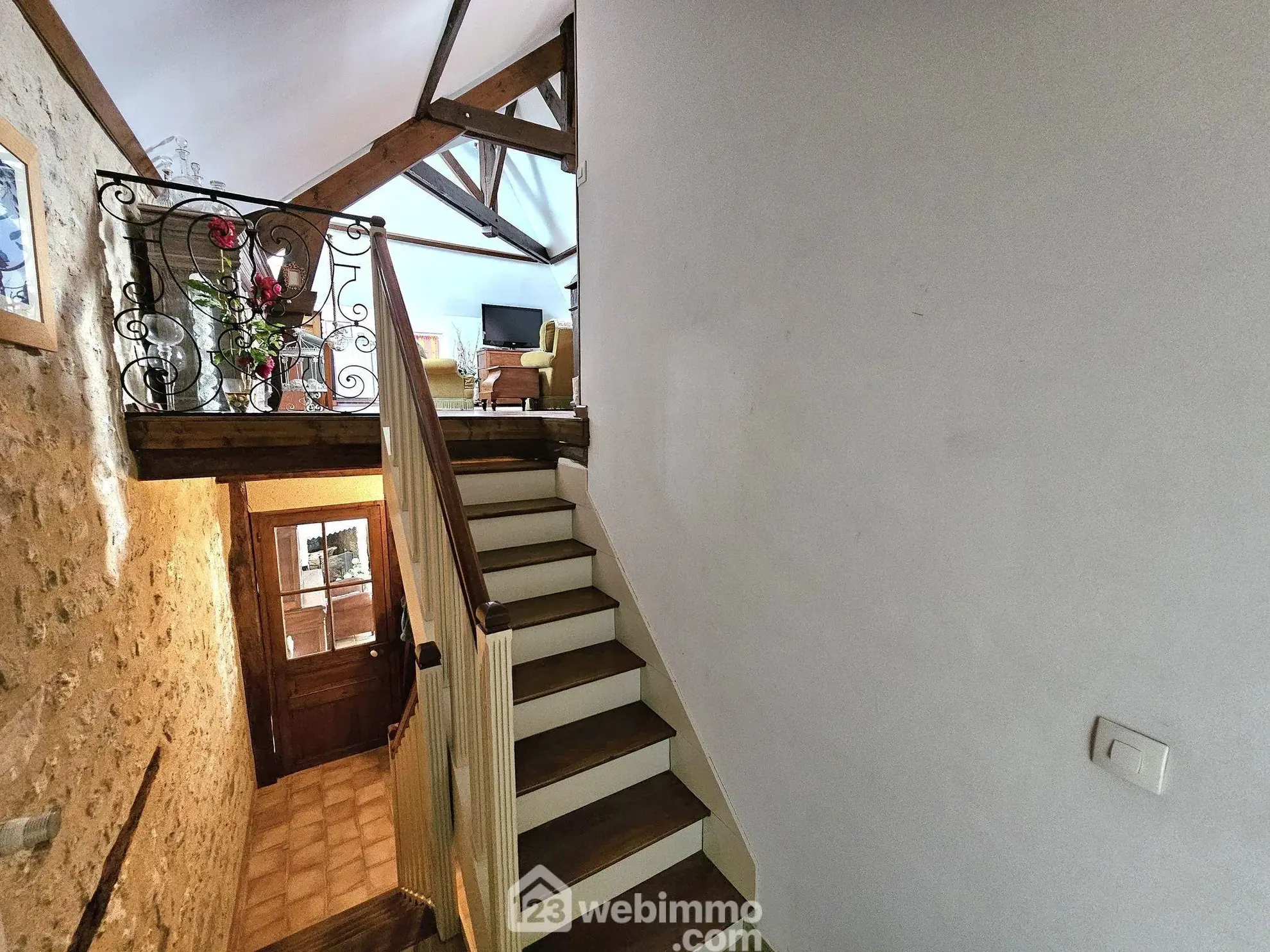 Charmante maison de village de 97 m² avec terrasse à Saint-Pierre-lès-Nemours 