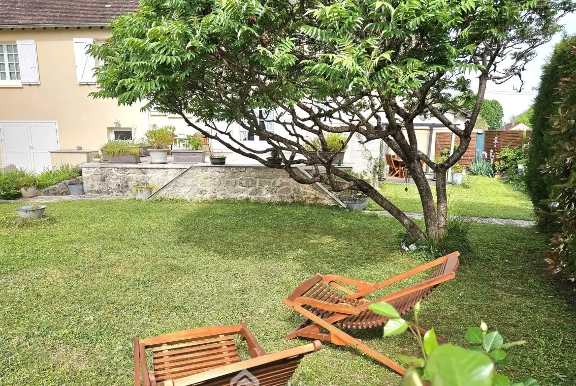 Charmante maison de village de 97 m² avec terrasse à Saint-Pierre-lès-Nemours 