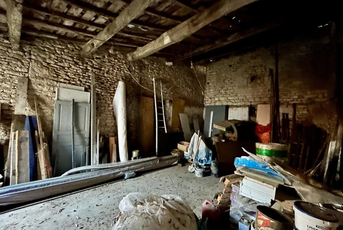 Ancien corps de ferme avec dépendances à Albi, revenus locatifs et projets futurs 