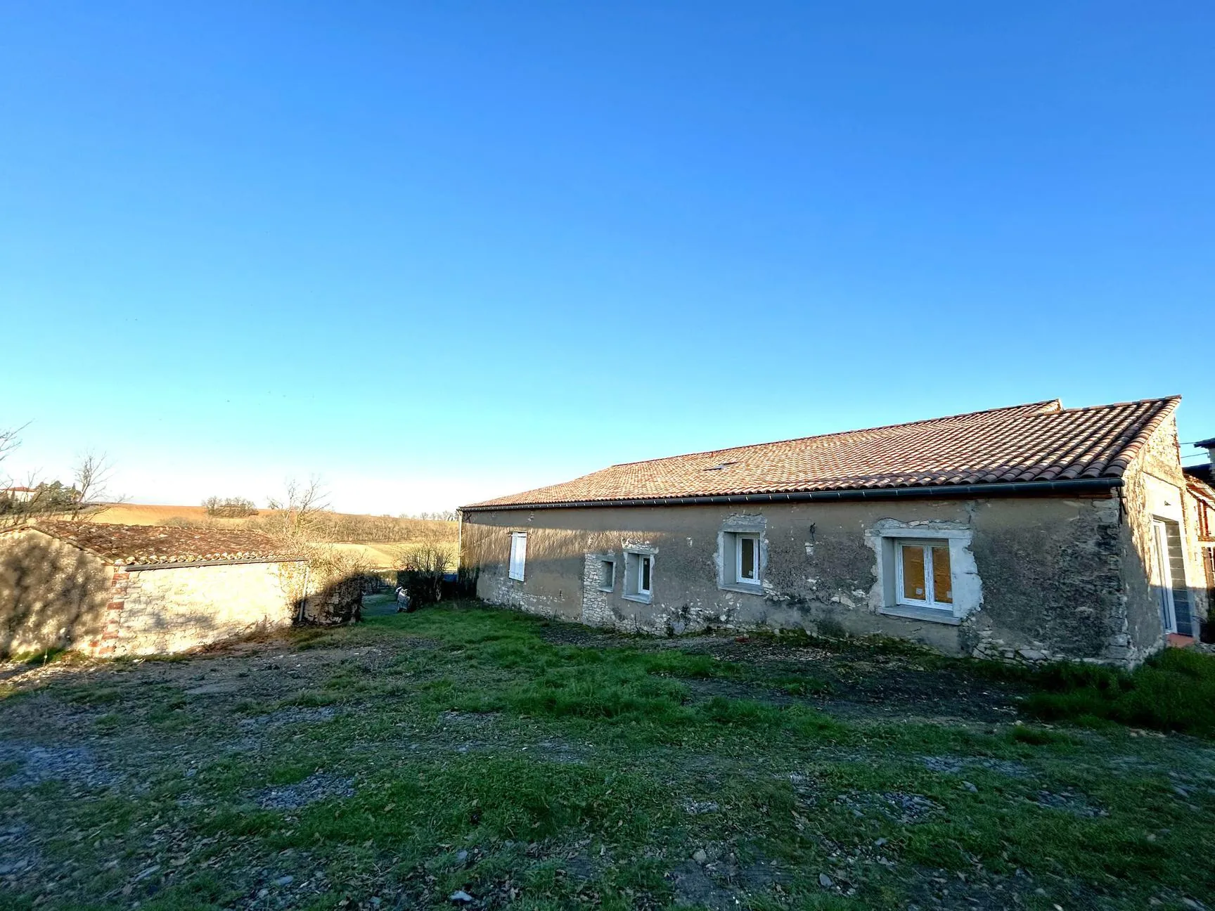Ancien corps de ferme avec dépendances à Albi, revenus locatifs et projets futurs 