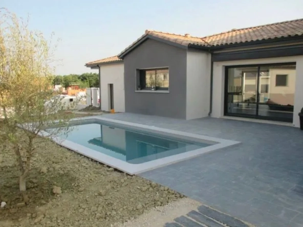 Villa neuve moderne de 106 m² à L'Isle Jourdain – Certifiée RE 2020