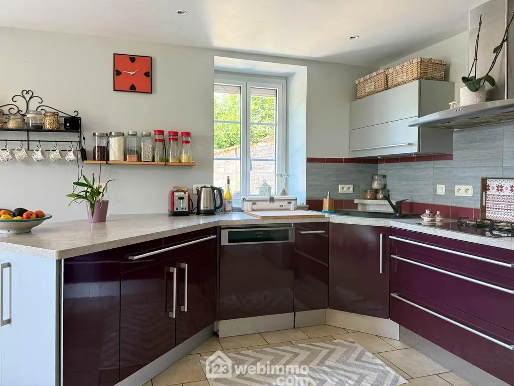 Longère authentique avec potentiel à Pouzauges - 205 m² 